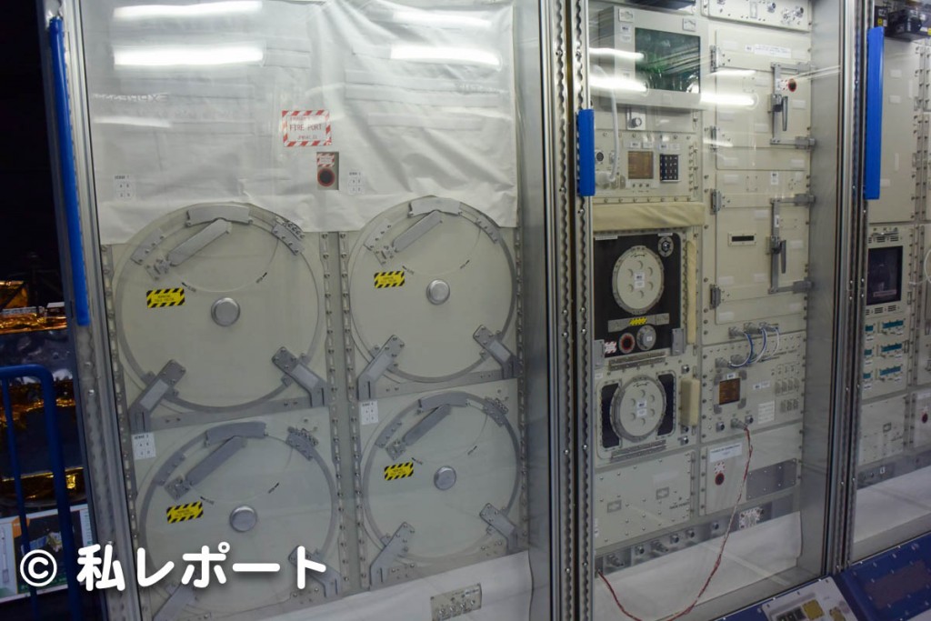 筑波宇宙センターにある「きぼう」日本実験棟の実物大模型の内部